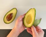メキシコの味!ワカモレ&サルサメヒカーナ作り方1写真