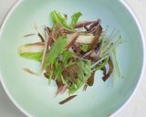 生きくらげをみょうが・水菜と練り梅で作り方6写真