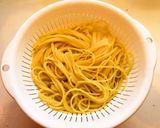 😊簡単♪ほたるいかと豆苗のペペロンチーノ作り方1写真