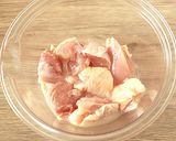 鶏肉とじゃが芋とほうれん草のチーズ焼き作り方1写真