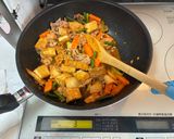にんにくの芽と人参と豚肉のキムチ炒め＆厚揚げ作り方6写真