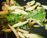 長ネギの青いところとシメジの和風パスタ作り方2写真