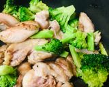 あまりカレーで●鶏肉＆ブロッコリー炒め作り方2写真