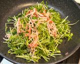 【節約レシピ】豆苗とかにかまのササッと炒め♪作り方3写真