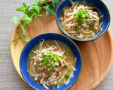簡単・節約！もやしとひき肉の味噌汁作り方3写真