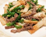 牛肉とちくわ・ネギ・ピーマンの甘辛炒め作り方3写真
