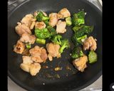 鶏肉とﾌﾞﾛｯｺﾘｰの鶏がらにんにく醤油作り方8写真