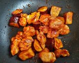 簡単夕飯主菜昼食さつまいもと鶏肉ヤムニョムチキン作り方8写真
