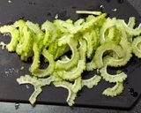 ほんのり苦み♡シャキシャキ食感◎ゴーヤの甘酢漬け作り方2写真