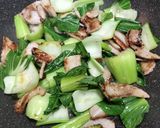 豚肉とチンゲン菜のワンパンにんにく塩炒め作り方3写真