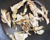 簡単!インゲン豆と舞茸のガーリック炒め作り方4写真