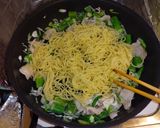豚バラとオクラと葱の塩焼きそば作り方6写真