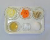 【離乳食後期以降】野菜入り卵焼き作り方1写真