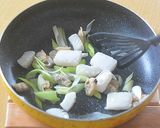 ペヤング “イカスミやきそば・チルド ”作り方3写真