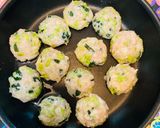 鶏ひき肉で＼白玉入り／つくねぎょうざ作り方8写真