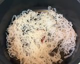 【簡単作り置き副菜】しらたきときのこの炒め煮作り方3写真