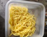 白菜とソーセージの醤油焼きそば作り方2写真