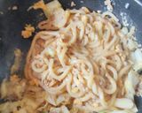 豚ひき肉とキャベツと卵の焼きうどん作り方9写真