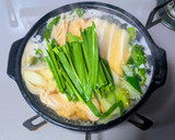 レタスと鶏のニンニク旨塩鍋作り方8写真