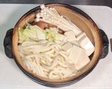肉や野菜のうま味たっぷり！ うどんすき作り方1写真