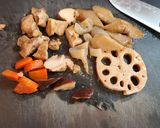 煮物の残りでソースあんかけ焼きそば作り方1写真