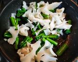 はなっこりーと花びら茸の中華風玉子炒め作り方7写真