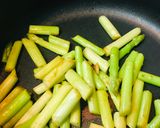 アスパラマヨ炒めのざっくりオムレツ作り方1写真
