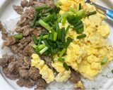 簡単！基本のひき肉そぼろとふわふわ卵の丼作り方3写真