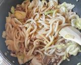豚ひき肉とキャベツと卵の焼きうどん作り方7写真