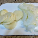 【楽めし】じゃがいもと玉ねぎのスープ作り方1写真