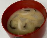 ナスとだいこんえのきの簡単コロコロ味噌汁作り方4写真