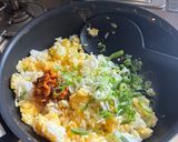 簡単！ピリ辛！食べるラー油炒飯作り方5写真