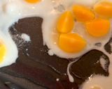 冷凍うずらでひよこ目玉焼き🐤作り方2写真