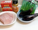 鶏胸肉とナスとオクラのヘルシー無水カレー作り方1写真