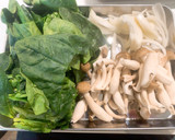 鶏もも肉とほうれん草のバター醤油炒め作り方2写真