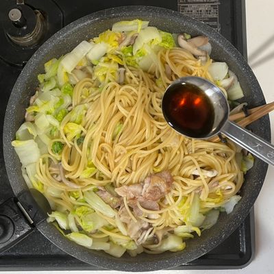 旨味凝縮！塩揉み白菜のワンパン和風パスタ by アイミ｜ラクうま幸せ