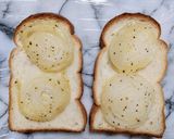 簡単ランチ！新玉ねぎ生ハムのピザトースト作り方4写真