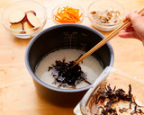 さつまいもと舞茸の炊き込みごはん作り方4写真