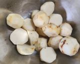 鶏入り 里芋とこんにゃくの煮っころがし作り方1写真