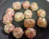 豚こまでボリュームおかず❢簡単甘酢肉団子作り方3写真