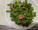 味付け不要、春菊とさば味噌缶のうま煮！作り方3写真