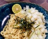 濃厚魚介つけ麺に白菜、玉ねぎ、すだち。作り方5写真