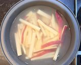 舞茸とサツマイモのニンニクオイル炒め作り方1写真