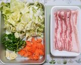 簡単ランチ！キャベツ豚バラ肉の塩焼きそば作り方1写真