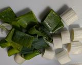 長ねぎと鶏もも肉と凍み豆腐のお雑煮作り方2写真