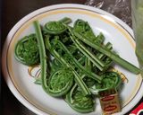 こごみのペペロンチーノ(春の山菜)作り方2写真