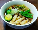 皮付きウド・エリンギ・春野菜の温かい蕎麦作り方10写真