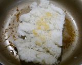 簡単！チャーハン　にんにくバター醤油作り方1写真