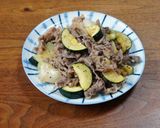 牛肉とズッキーニの塩胡椒炒め作り方3写真