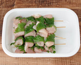 ☆簡単☆旨だし鶏むね肉の梅しそ串焼き作り方5写真